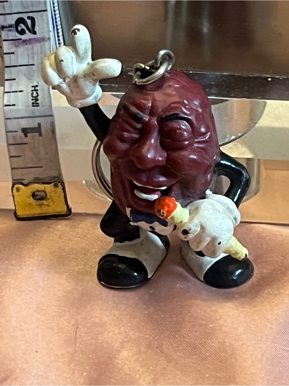 California Raisins 1987 Keychain Original Advertising Fruit & Raisins Theme